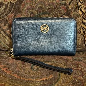 Michael Kors wristlet, wallet